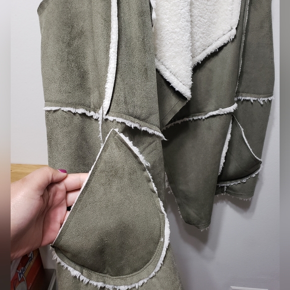 Caslon Faux Fur Cozy Vest! - Picture 5 of 5